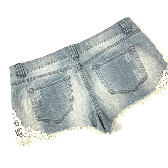 Forever 21 Denim Shorts - Picture 4 of 4